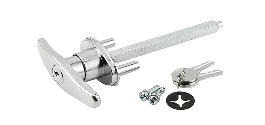 Old Style Garage Door Locks Replacements in Keyes, California